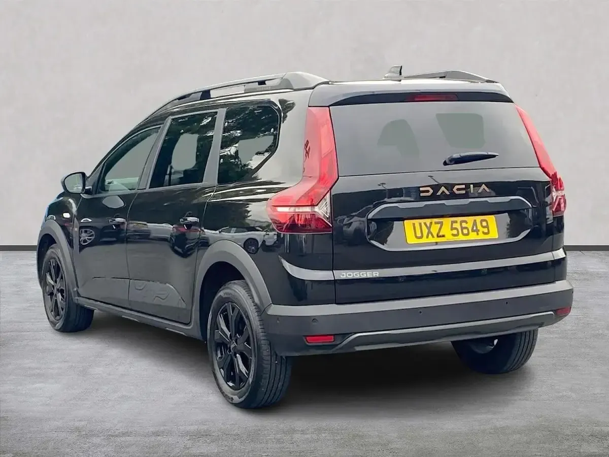 Used Dacia Jogger Extreme 110 HP (80 kW) 2025 Black MPV