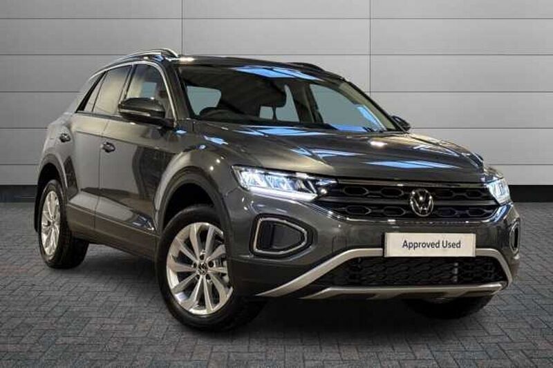 New 2025 VW T-Roc Match SUV | £30,295 (Good price) - Image 1/4