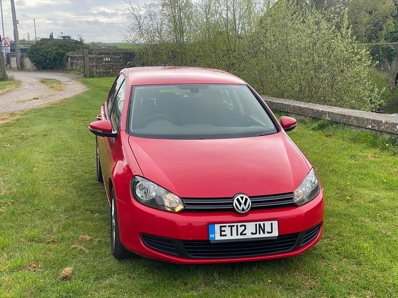 Usado VW Golf VII Match 140 HP (102 kW) 2012 Vermelho Citadino