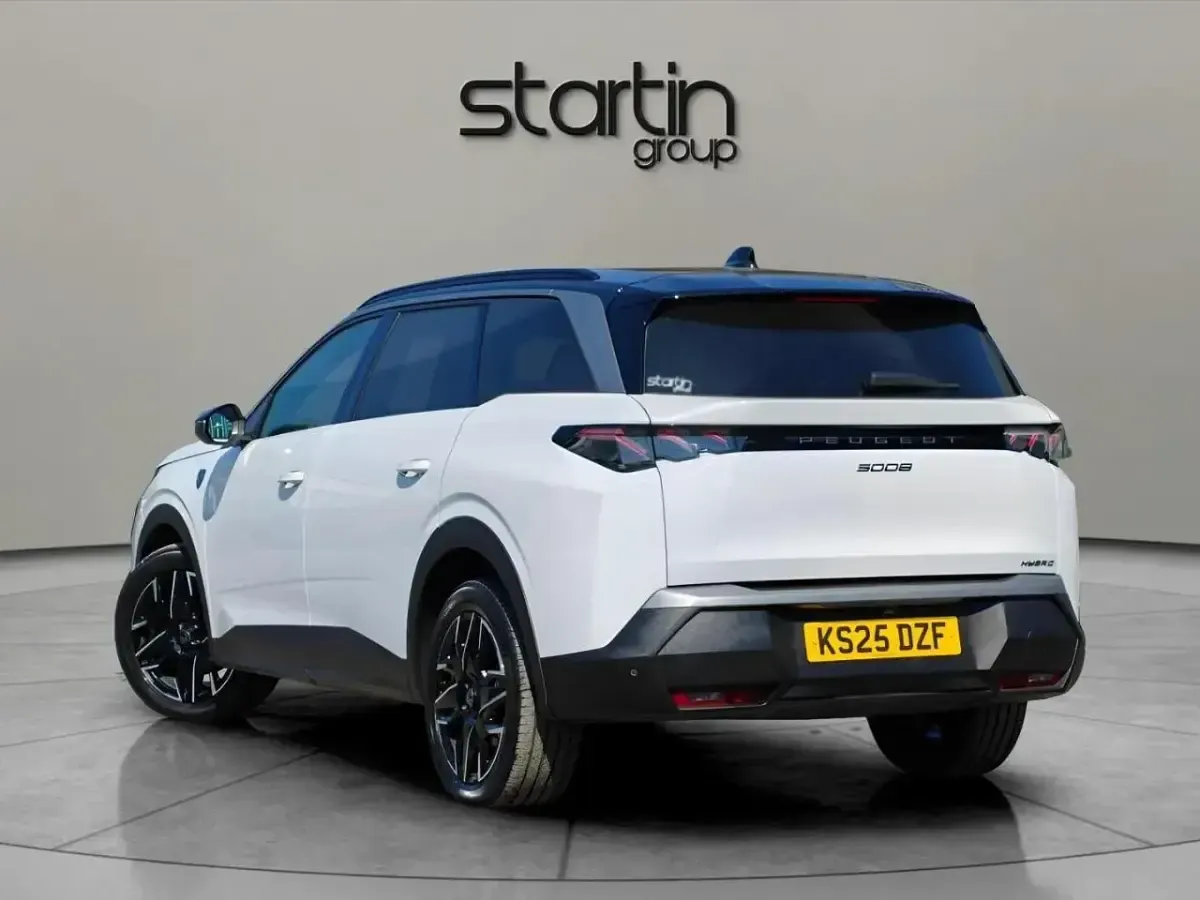 Used Peugeot 5008 GT 134 HP (98 kW) 2025 White SUV