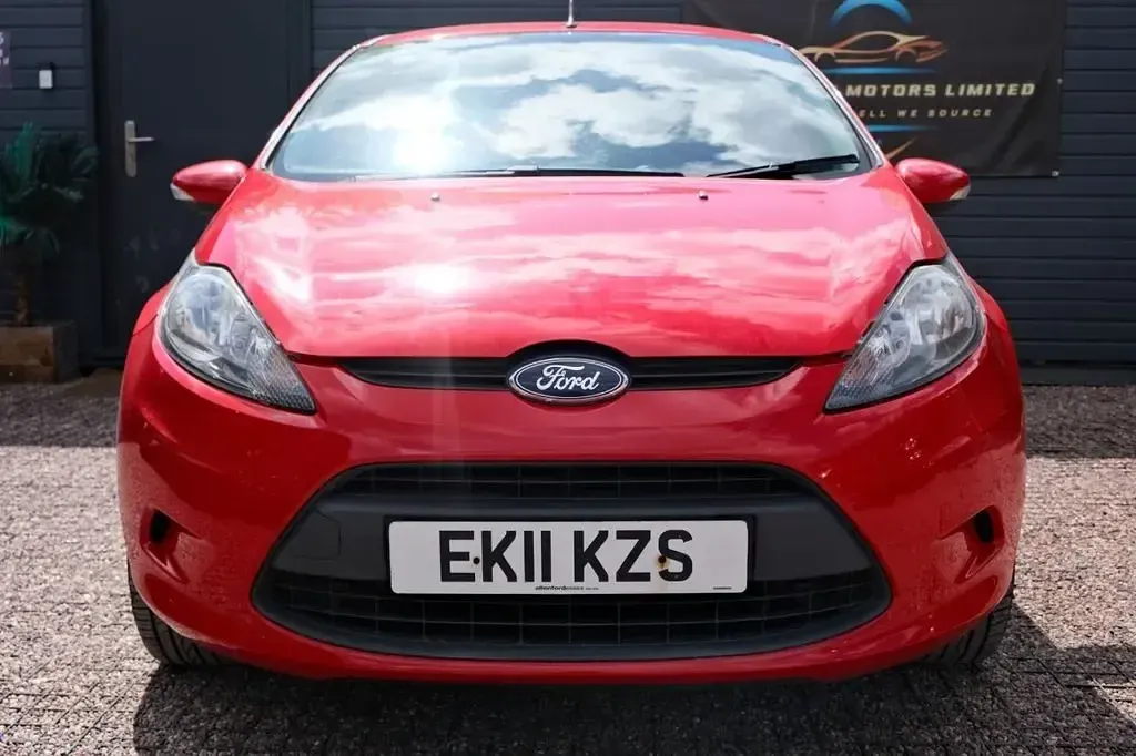 Używany Ford Fiesta 82 KM (60 kW) 2011 Czerwony Hatchback