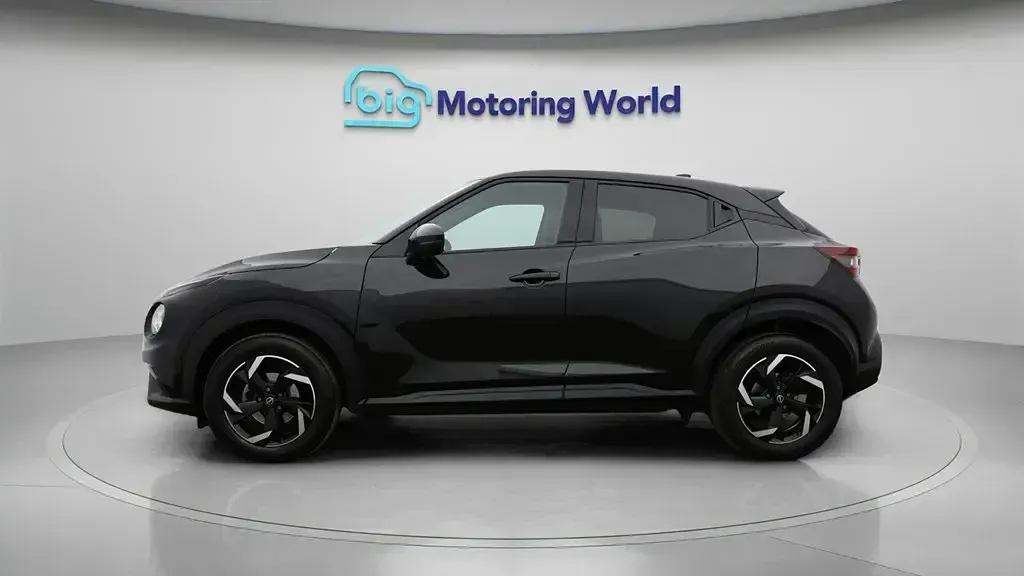 Usado Nissan Juke N-Connecta 114 HP (83 kW) 2023 Preto SUV