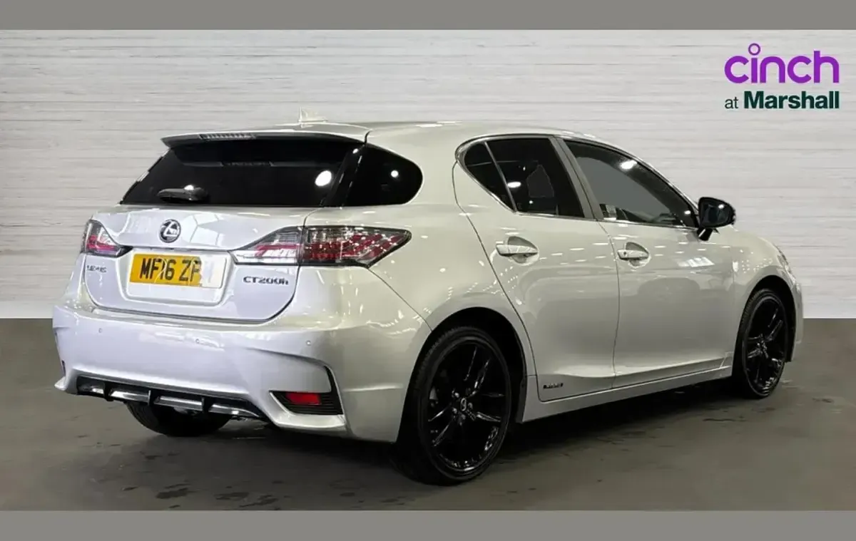Used Lexus CT200h Sport Line 136 HP (100 kW) 2016 Silver Hatchback