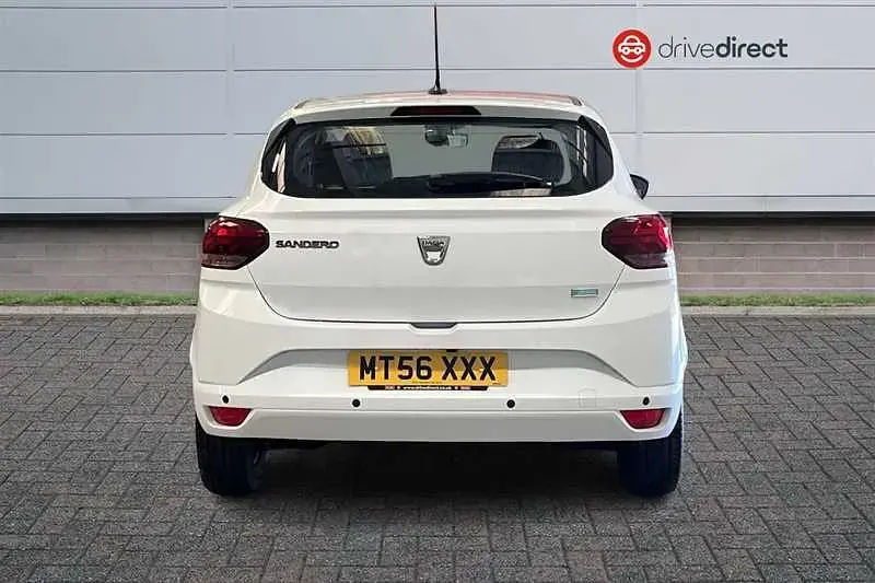 Used Dacia Sandero Comfort 100 HP (73 kW) 2022 White Hatchback
