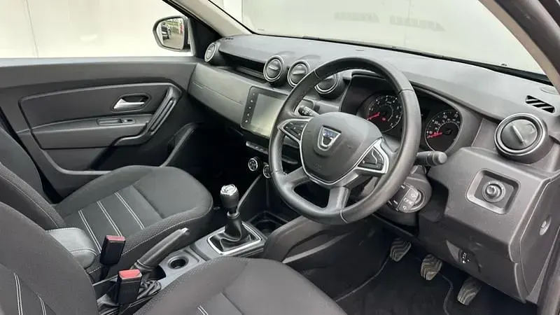 Second-hand Dacia Duster Comfort 130 CP (95 kW) 2022 Negru SUV