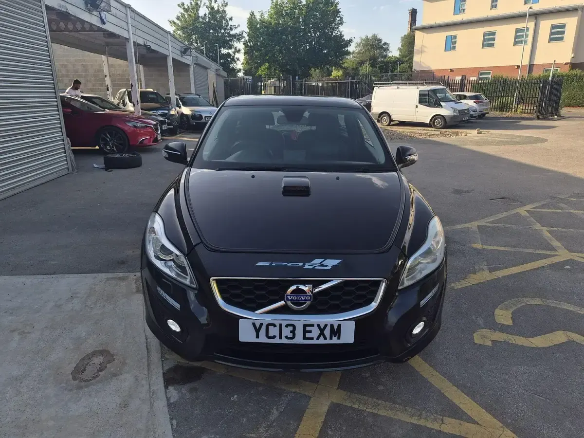 Used Volvo C30 R-Design 145 HP (106 kW) 2013 Black Hatchback