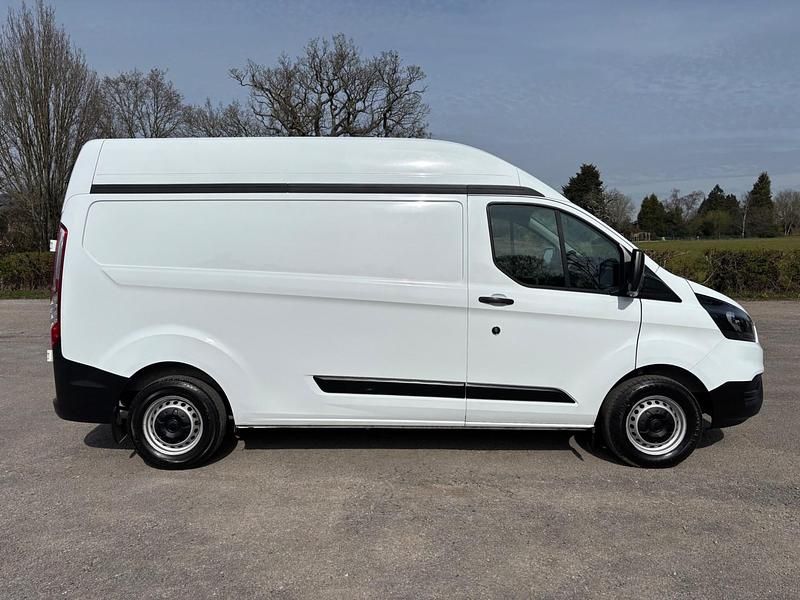 Used Ford Transit Custom 105 HP (77 kW) 2019 White Van