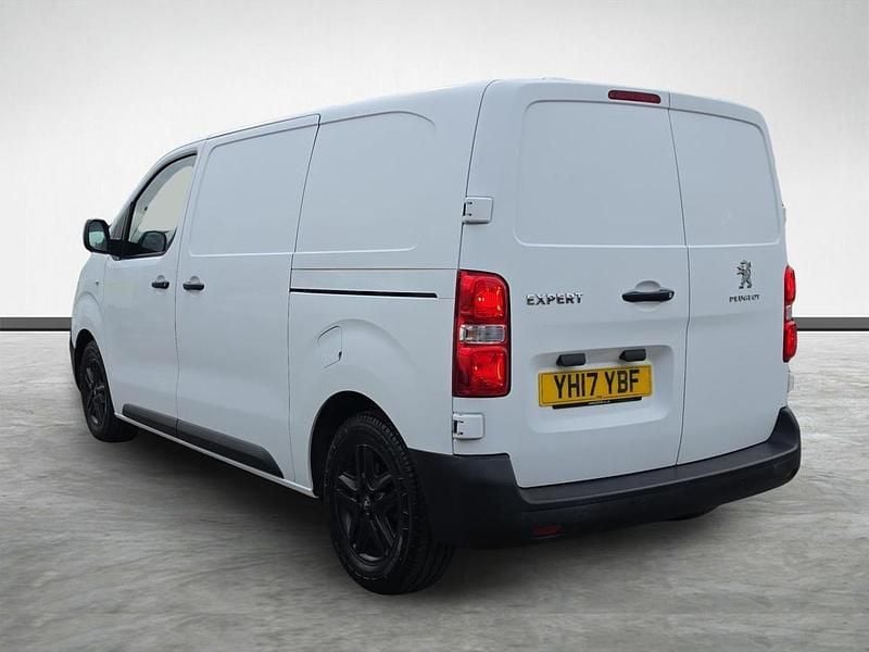 Used Peugeot Expert 113 HP (83 kW) 2017 White Van