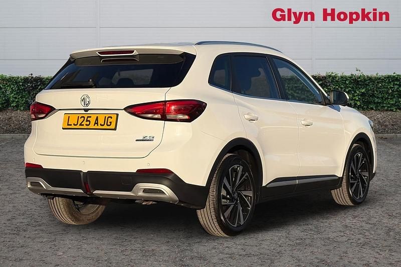 Used MG ZS Trophy 2025 White Hatchback
