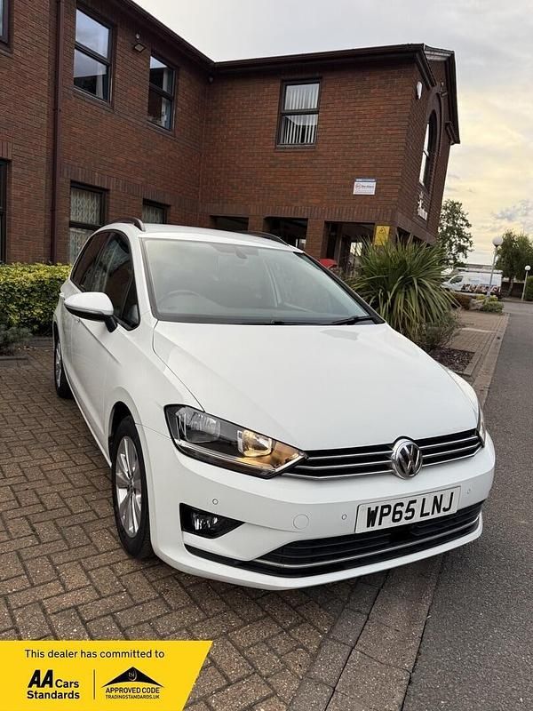 White Used 2015 VW Golf Sportsvan SE MPV | £9,700 (Fair price) - Image 1/3