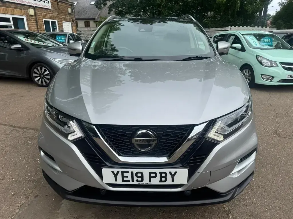 Used Nissan Qashqai N-Connecta 2019 Silver SUV