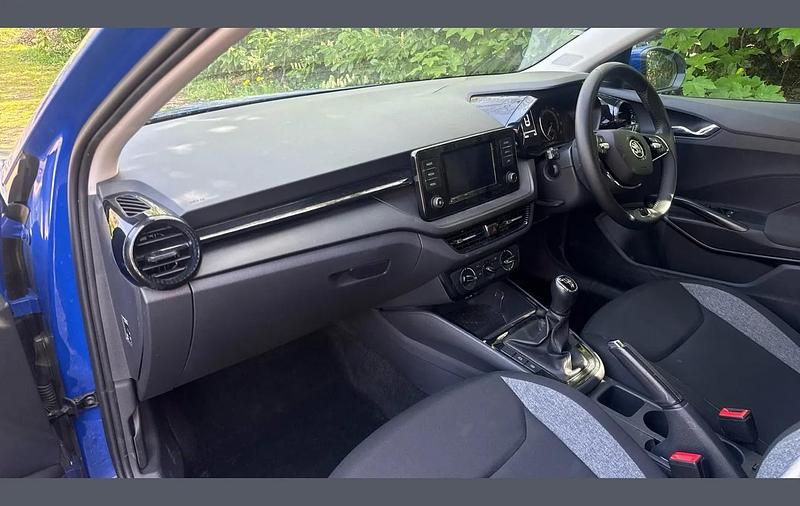 Used Skoda Fabia Comfort 94 HP (69 kW) 2023 Blue Hatchback