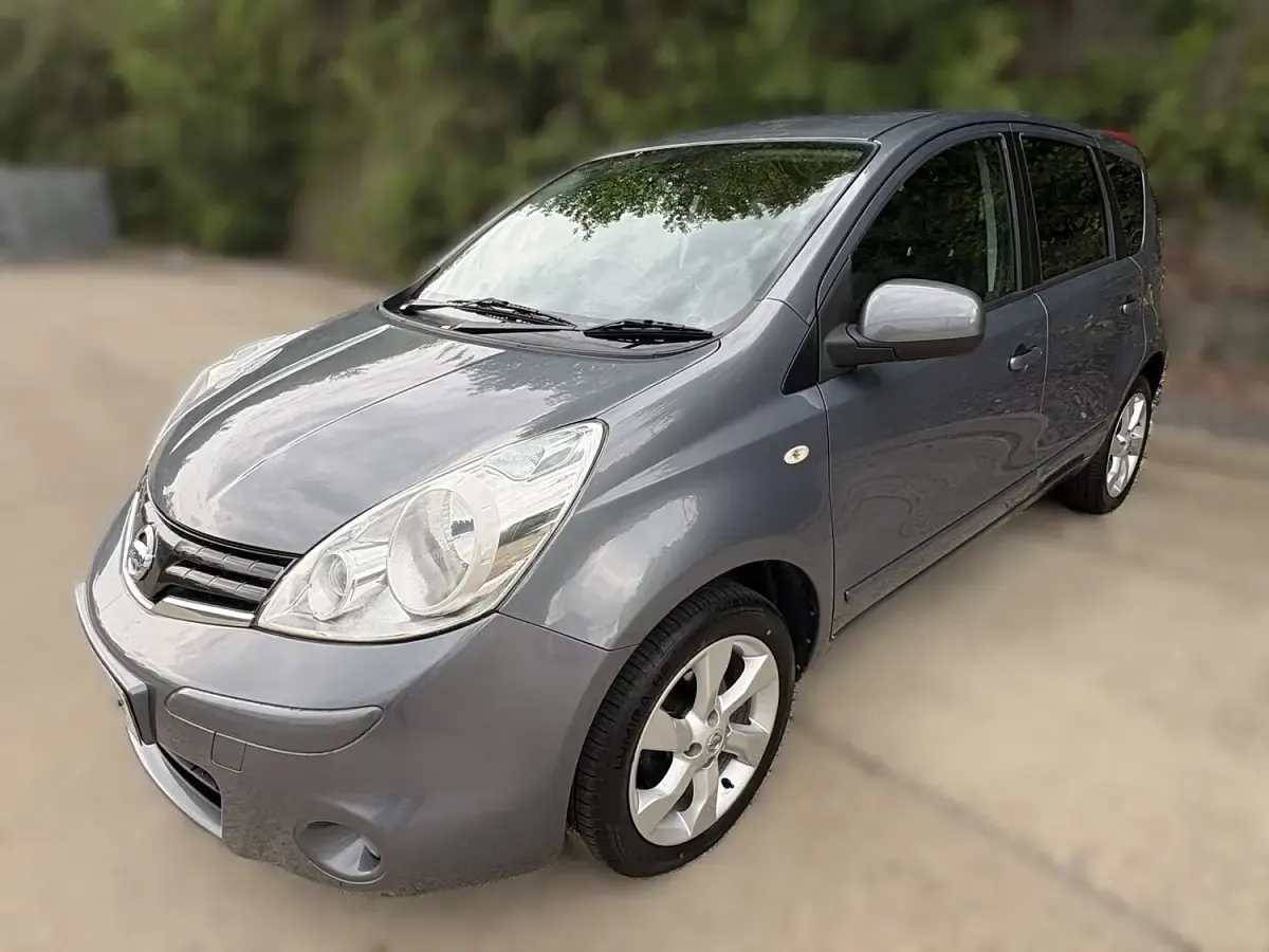 Used Nissan Note Tekna 110 HP (80 kW) 2010 Grey Hatchback