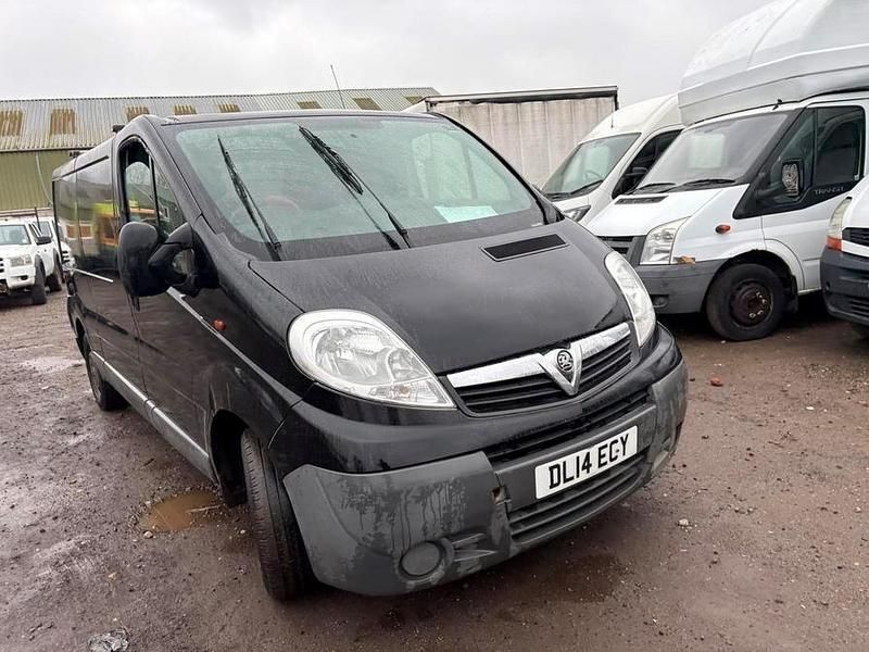 Used Vauxhall Vivaro 115 HP (84 kW) 2014 White MPV
