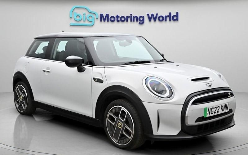 Used Mini Cooper Level 1 135 kW (184 HP) 2023 Hatchback