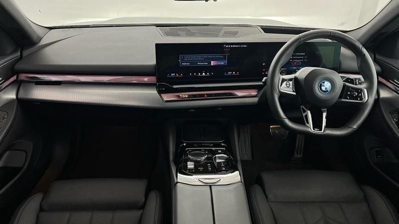 Used BMW 530e M Sport 295 HP (216 kW) 2025 Grey Estate