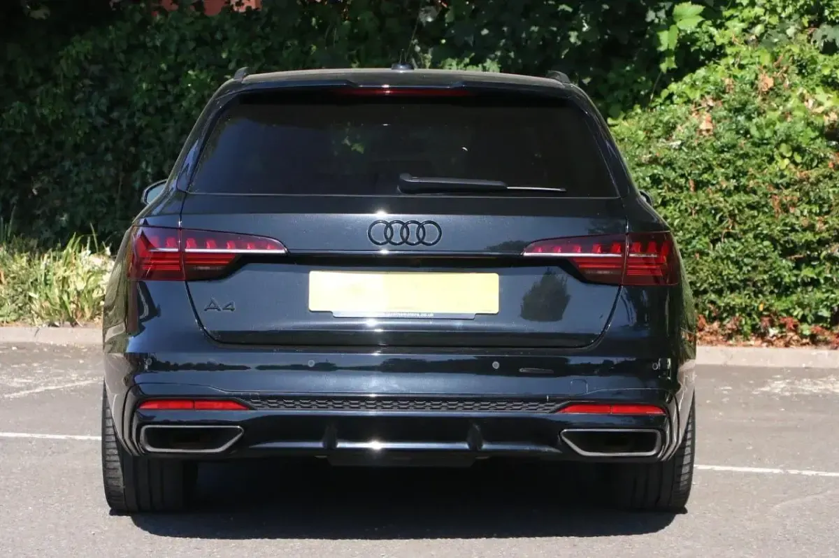 Used Audi A4 Black Edition 201 HP (147 kW) 2023 Black Estate