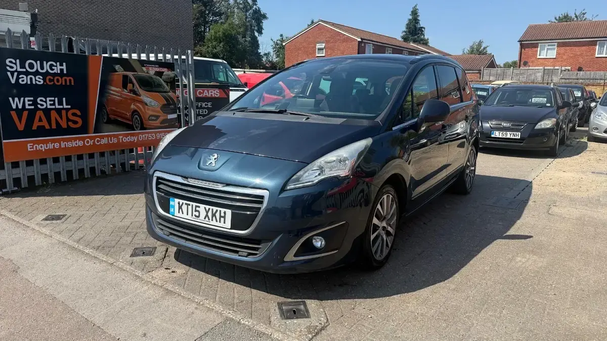 Used Peugeot 5008 Allure 163 HP (119 kW) 2015 Blue MPV