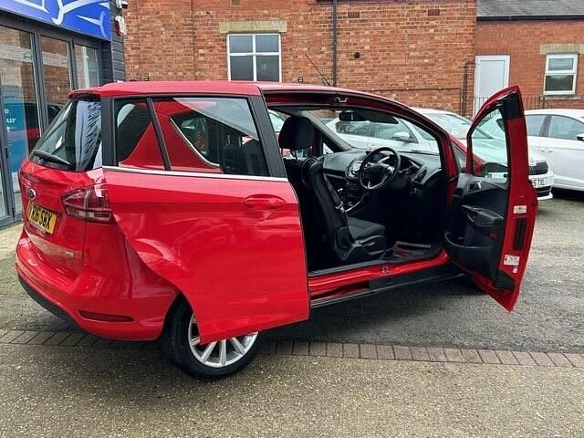 Used Ford B-MAX Titanium 100 HP (73 kW) 2016 Red MPV