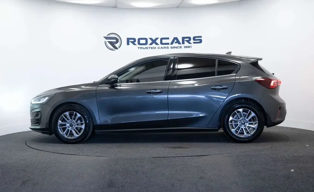 Used Ford Focus Titanium 155 HP (114 kW) 2023 Grey Hatchback
