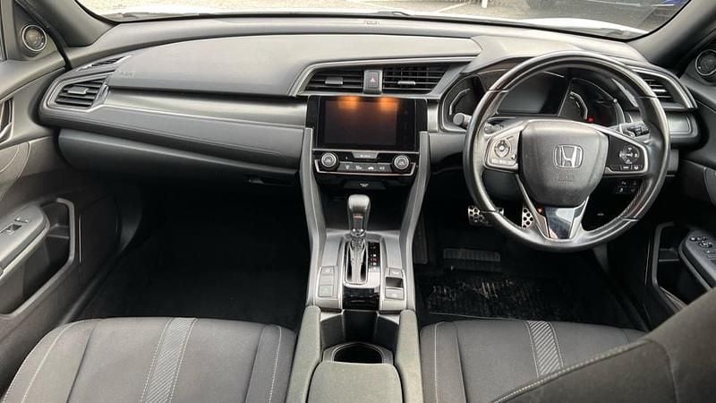 Used Honda Civic SR 126 HP (92 kW) 2018 White Hatchback