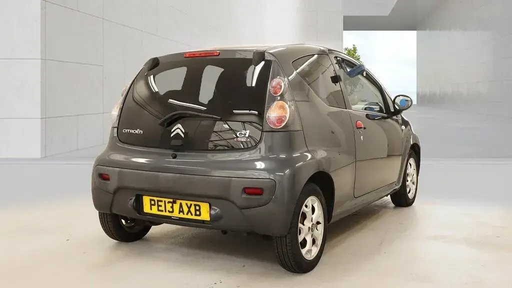 Used Citroën C1 68 HP (50 kW) 2013 Grey Hatchback