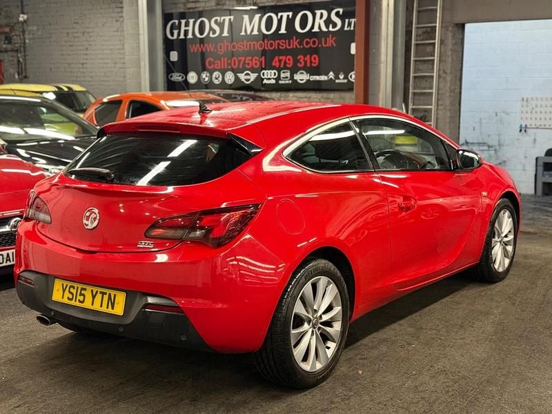 Used Vauxhall Astra GTC SRi 165 HP (121 kW) 2015 Red Hatchback