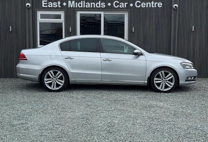Begagnad VW Passat Executive 2014 Silver Sedan