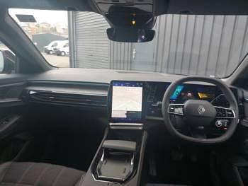 Used Renault Austral Techno 200 HP (147 kW) 2025 Red SUV