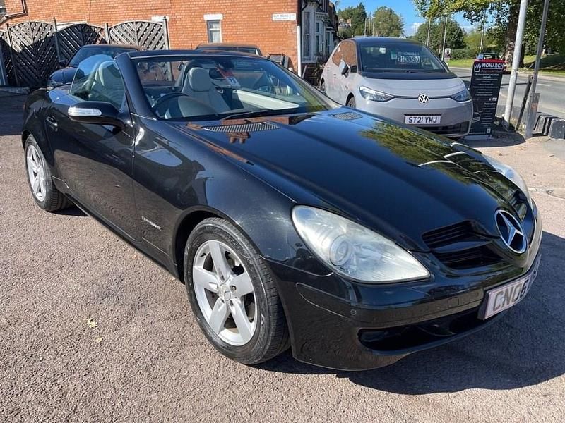 Black Used 2006 Mercedes SLK200 Cabriolet | £3,890 (Fair price) - Image 1/4
