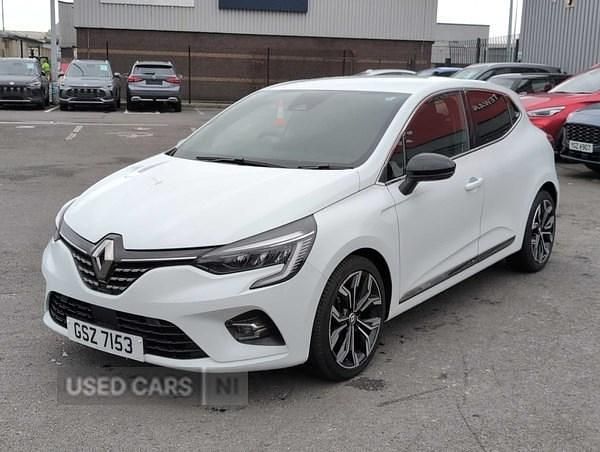 Used Renault Clio V Techno 90 HP (66 kW) 2023 White Hatchback