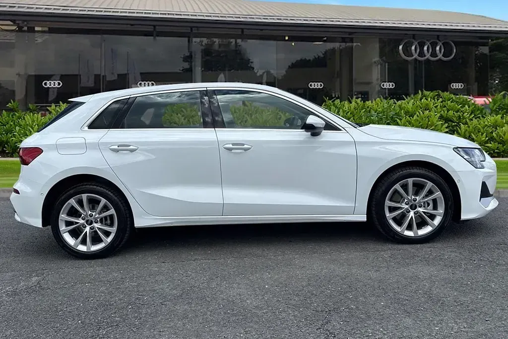 Used Audi A3 e-tron Sport 204 HP (150 kW) 2026 White Hatchback