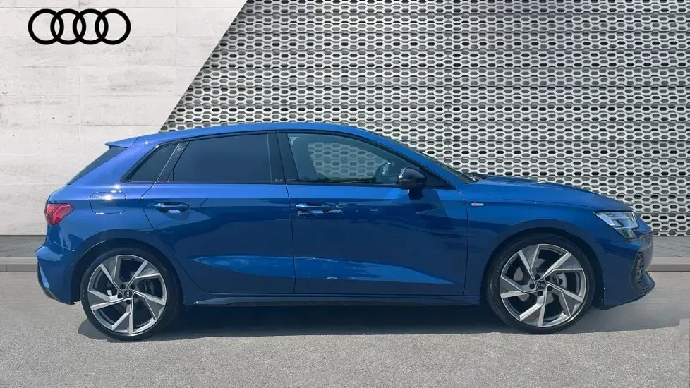Used Audi A3 Black Edition 150 HP (110 kW) 2026 Blue