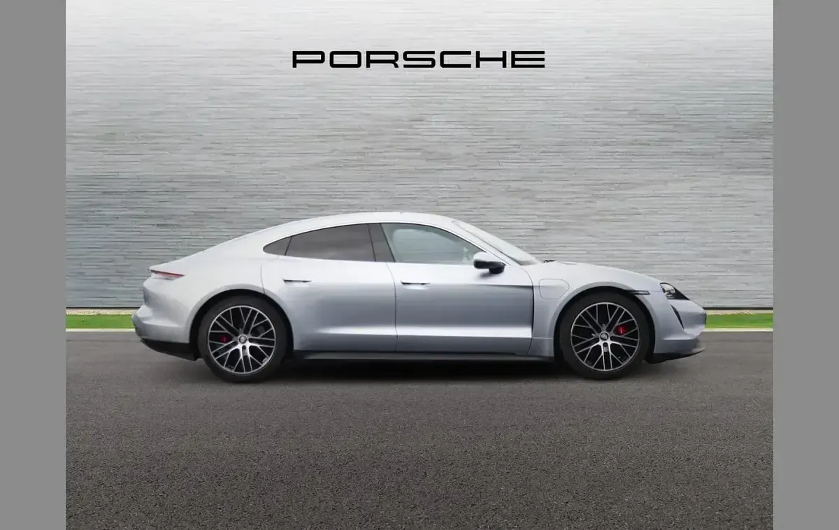 Used Porsche Taycan 419 kW (571 HP) 2022 Silver Sedan