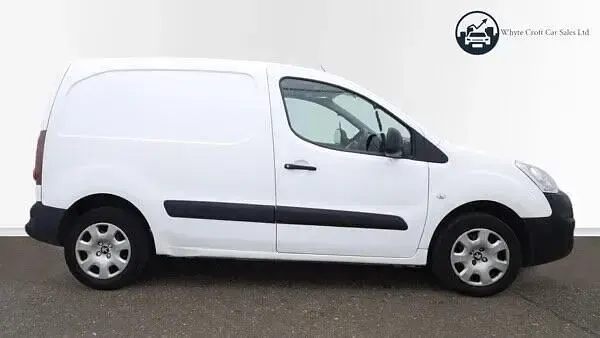 Used Peugeot Partner 98 HP (72 kW) 2018 White