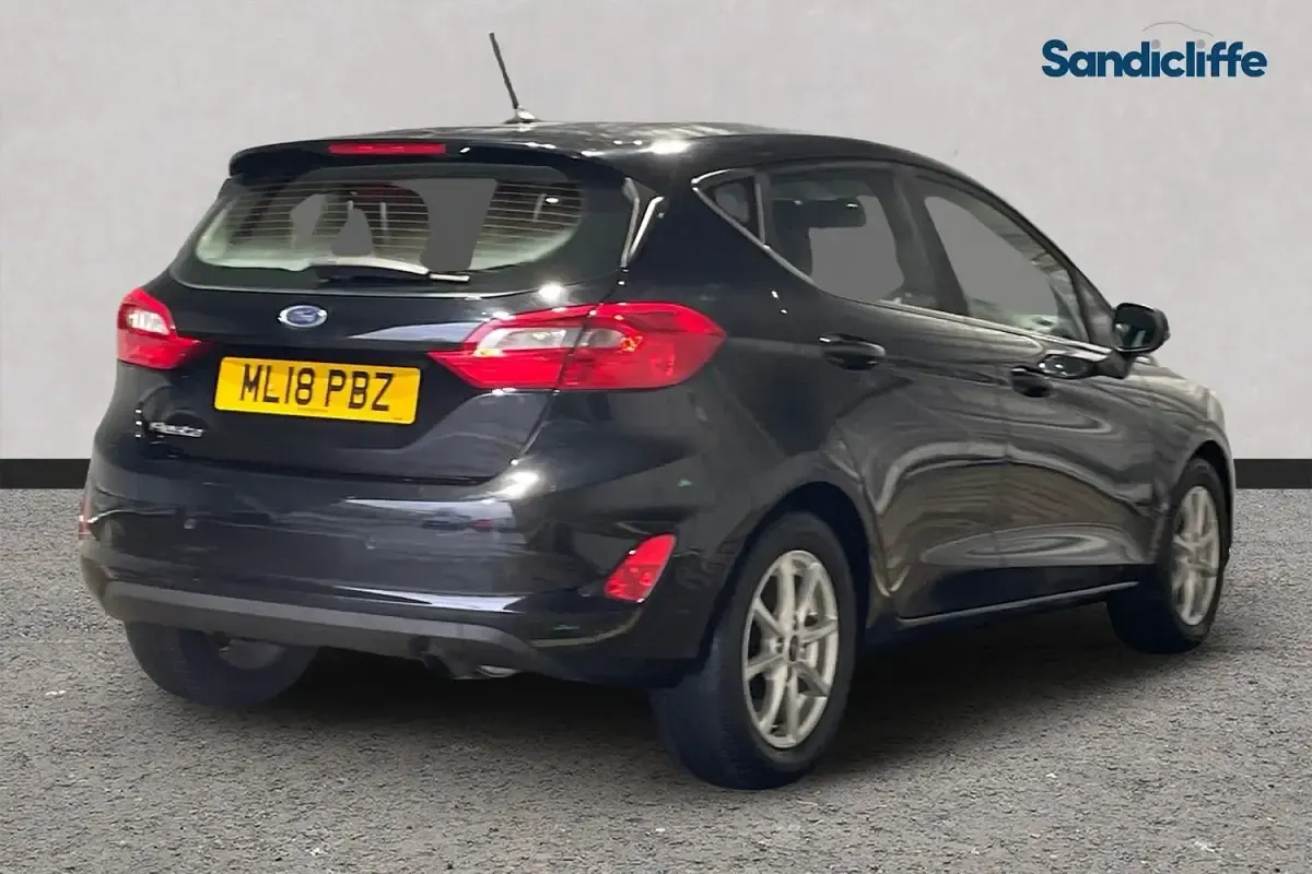 Używany Ford Fiesta Zetec 2018 Czarny Hatchback