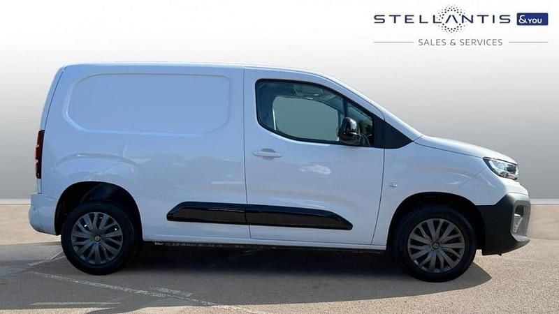 White Used 2024 Peugeot Partner S MPV | £17,995 (Fair price) - Image 1/4