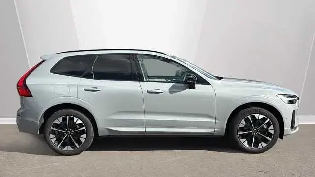 Usado Volvo XC60 Plus 250 HP (183 kW) 2026 SUV
