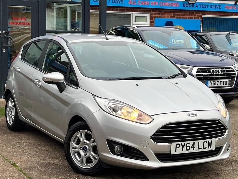 Silver Used 2015 Ford Fiesta Zetec Hatchback | £4,480 (Good price) - Image 1/4