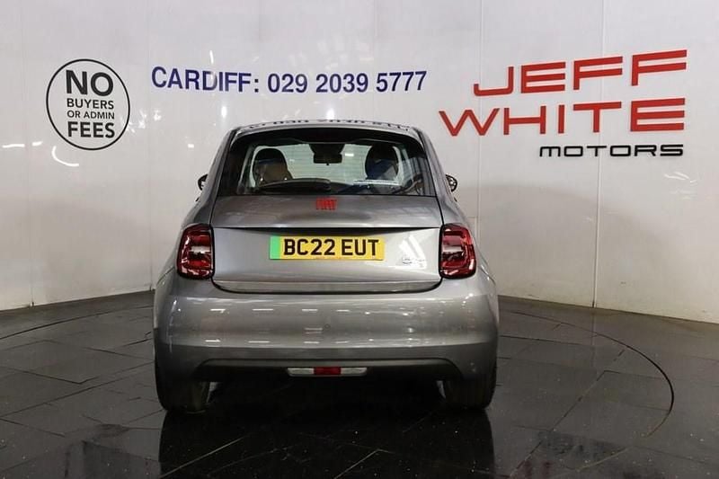 Second-hand Fiat 500e Red 69 kW (95 CP) 2022 Gri Hatchback