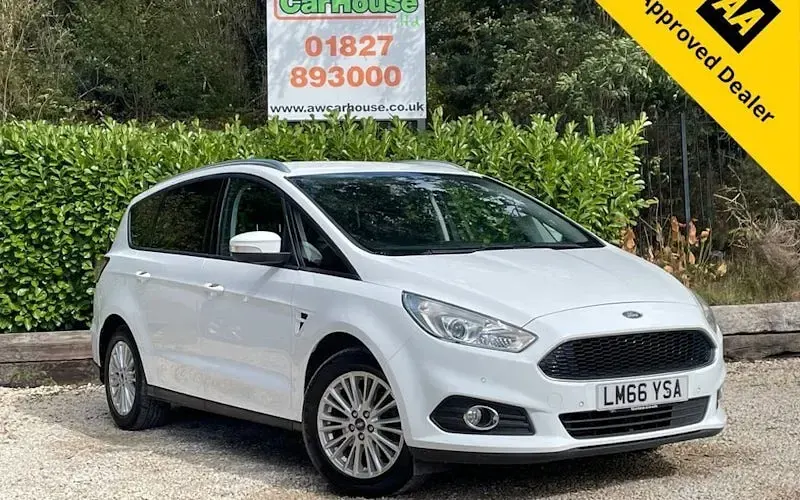 Käytetty Ford S-MAX Zetec 160 HP (117 kW) 2018 Tila-auto