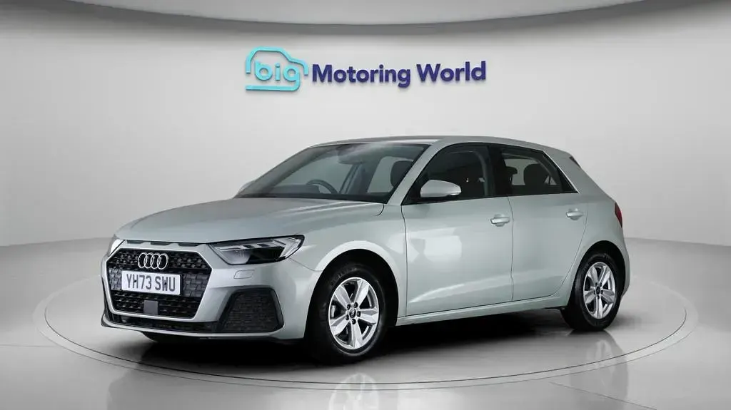 Used Audi A1 Sportback 95 HP (69 kW) 2023 Silver Hatchback