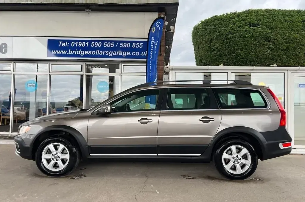 Usado Volvo XC70 215 CV (158 kW) 2011 Gris Familiar