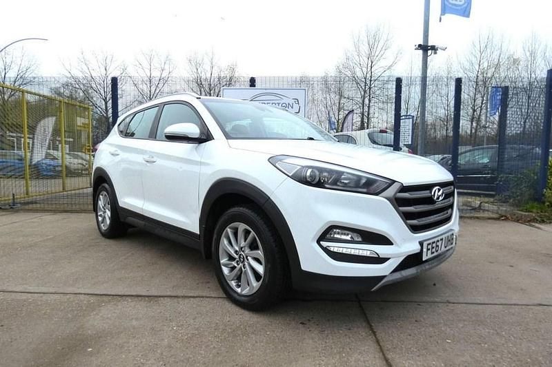White Used 2017 Hyundai Tucson SE SUV | £7,995 (Fair price) - Image 1/4
