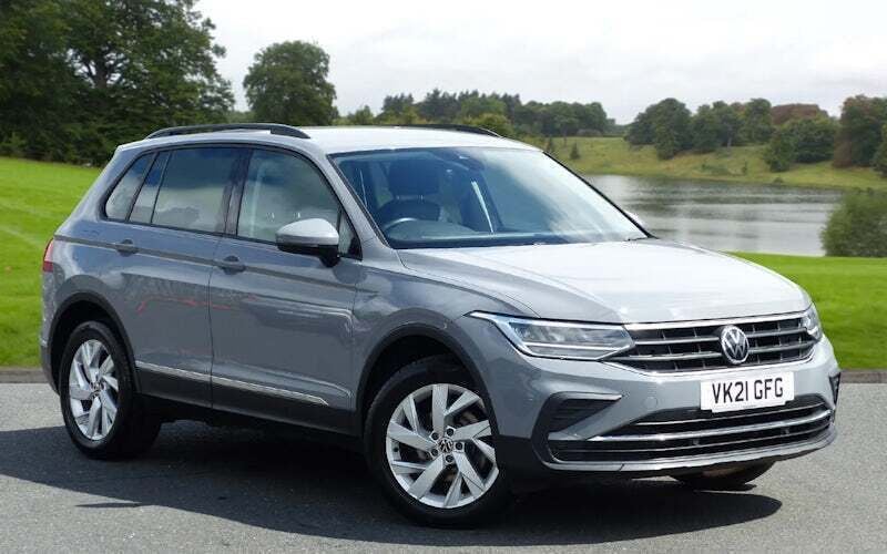 Used 2024 VW Tiguan Life SUV | £18,499 (Good price) - Image 1/4