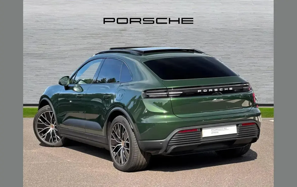 Used Porsche Macan 261 kW (355 HP) 2025 Green SUV