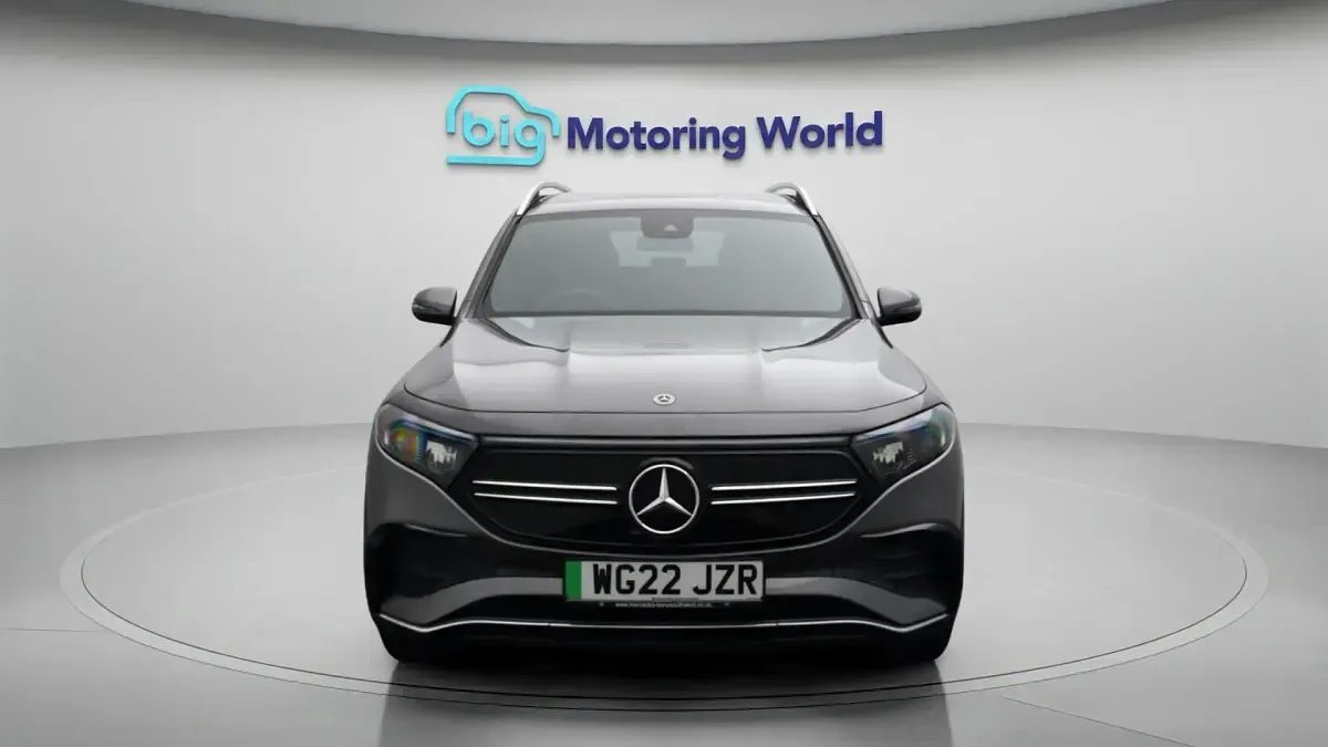 Usado Mercedes EQB300 AMG line 167 kW (228 HP) 2022 Cinzento SUV