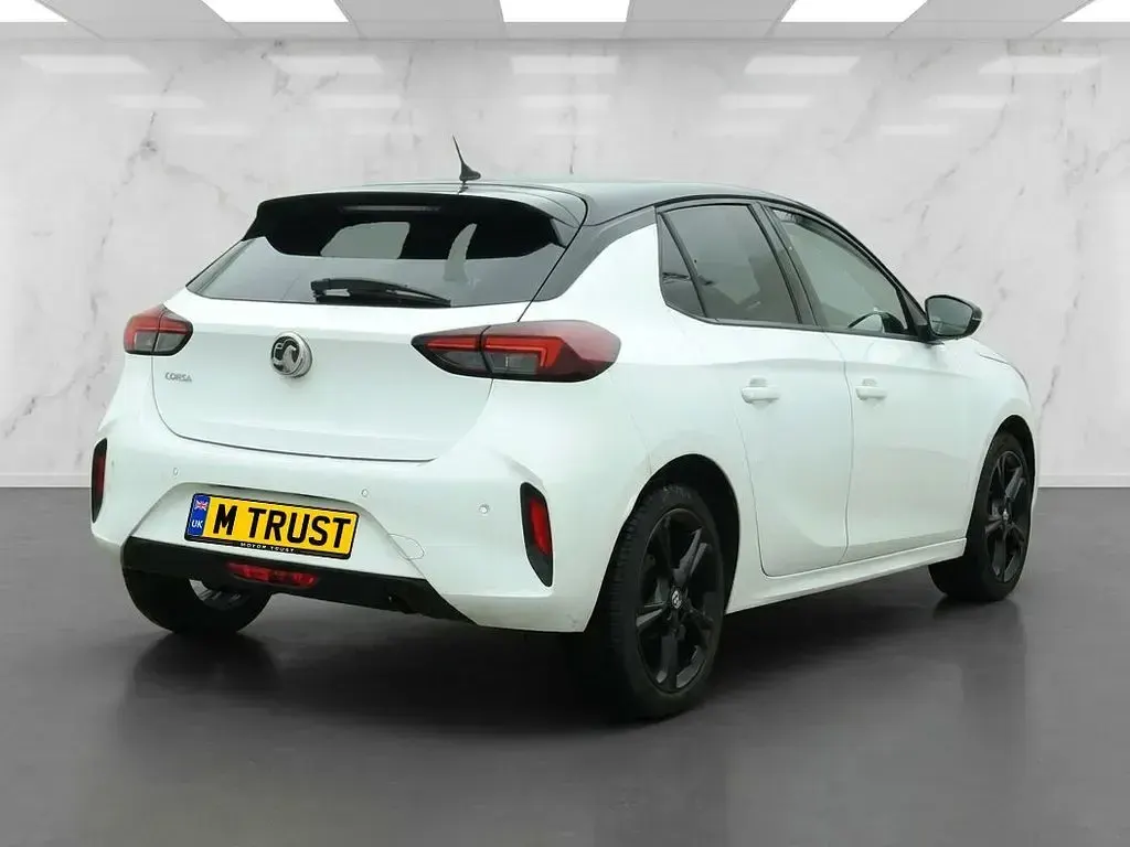 Begagnad Vauxhall Corsa 75 HK (55 kW) 2023 Vit Halvkombi