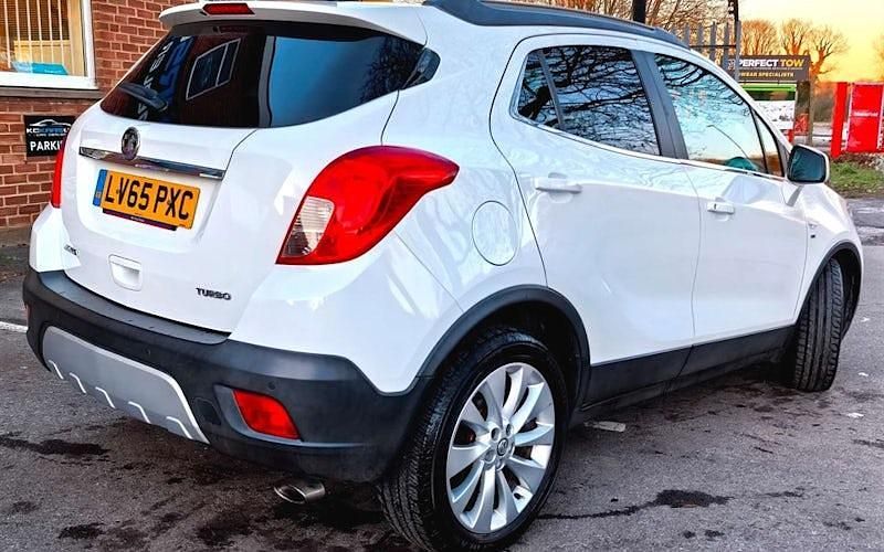 Used Vauxhall Mokka 140 HP (102 kW) 2015 White SUV