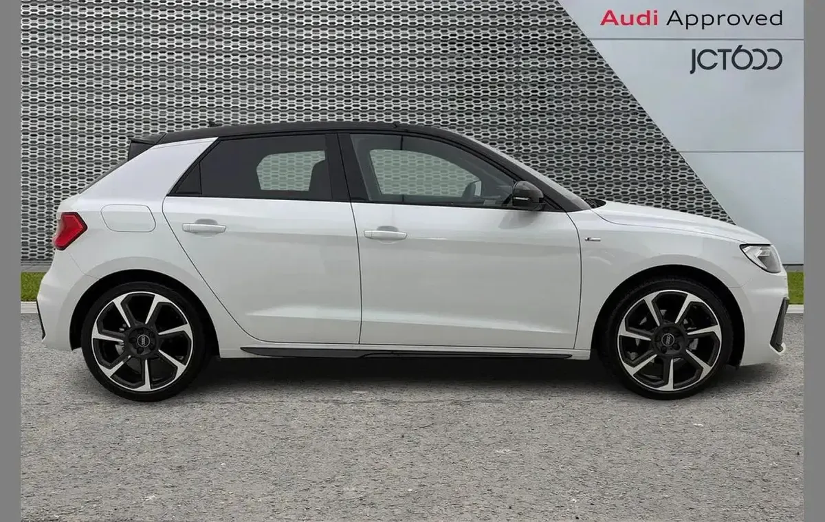 Used Audi A1 Black Edition 147 HP (108 kW) 2026 White SUV